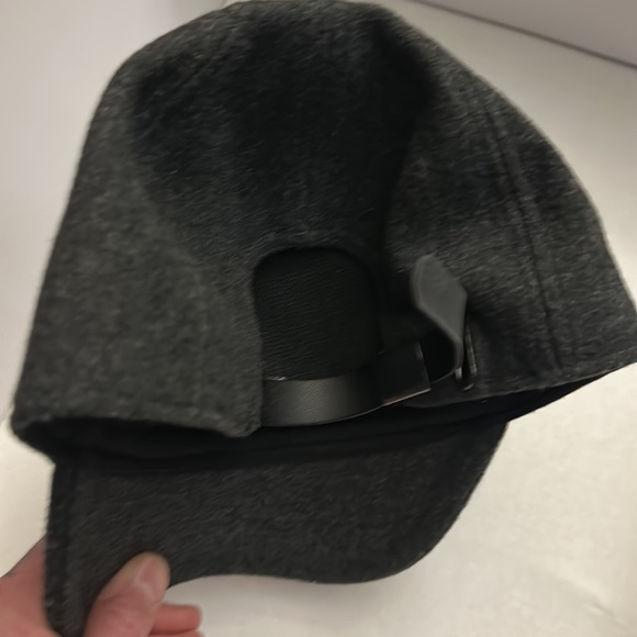 H&M gray “wool” leather strap back - Picture 2 of 2